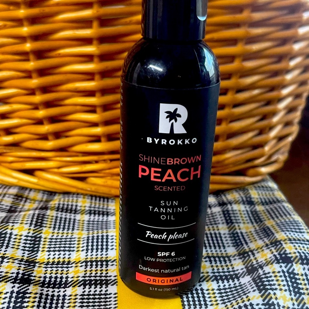 BYROKKO Shine Brown Peach Tanning Oil SPF6 | For darkest natural tan!